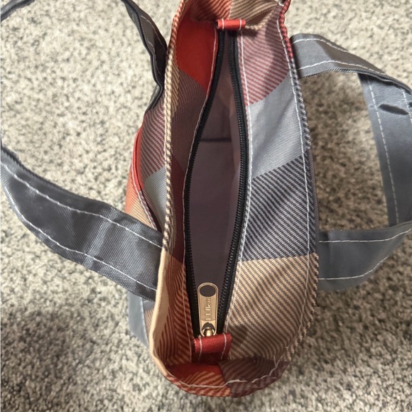 N/A - Picture 2 of 7